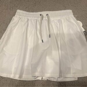 NEW Vuori Clementine Skirt WHITE Size Medium M VW3055 Pockets NWT
